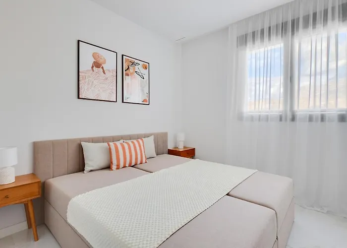 Sea View, 30th Floor, Garage, Heated Pool, Ac